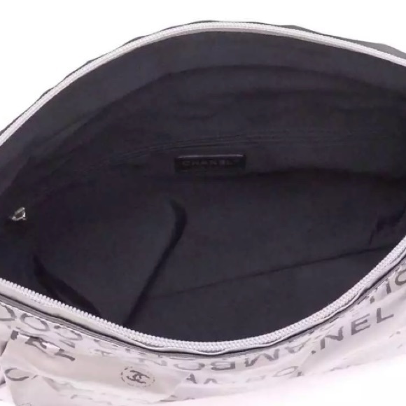 CHANEL Unlimited Clutch Bag Silver Nylon Jacquard - Picture 7 of 8